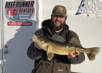Voyageur Park Lodge - Ice Fishing