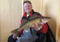 Voyageur Park Lodge - Ice Fishing