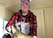 Voyageur Park Lodge - Ice Fishing