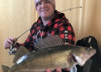 Voyageur Park Lodge - Ice Fishing