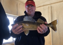 Voyageur Park Lodge - Ice Fishing