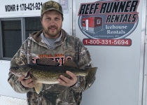 Voyageur Park Lodge - Ice Fishing