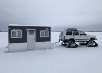 Voyageur Park Lodge - Ice House Rentals