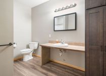 Voyageur Park Lodge - Lodge Room